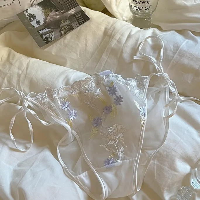 刺繡花柄 大人可愛い スケスケ メッシュ 紐パン セクシー パンティ Tバック・タンガ