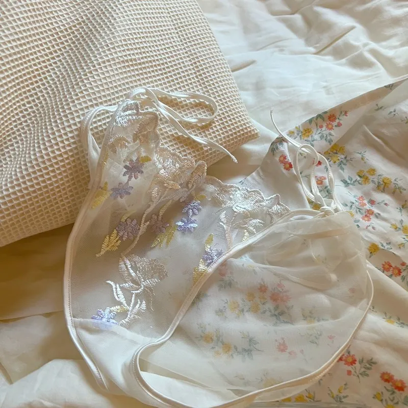 刺繡花柄 大人可愛い スケスケ メッシュ 紐パン セクシー パンティ Tバック・タンガ