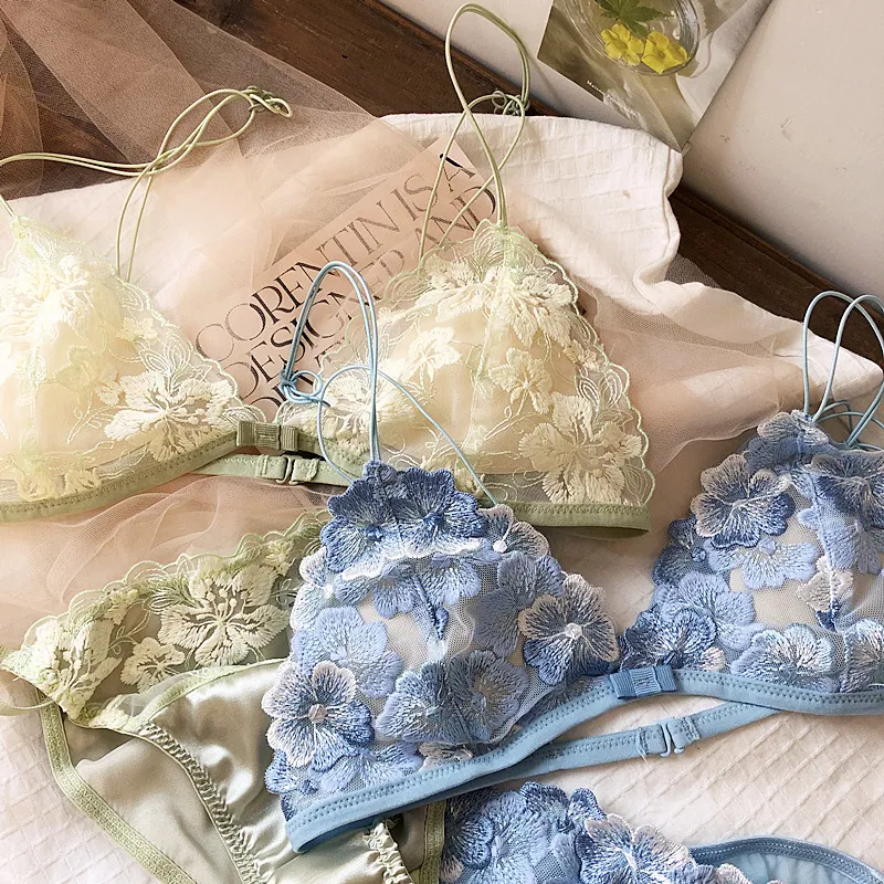 刺繡花柄 フランス式 ノンワイヤー A-Cカップ メッシュ 美乳 あざとい 大人可愛い ブラ・ショーツセット