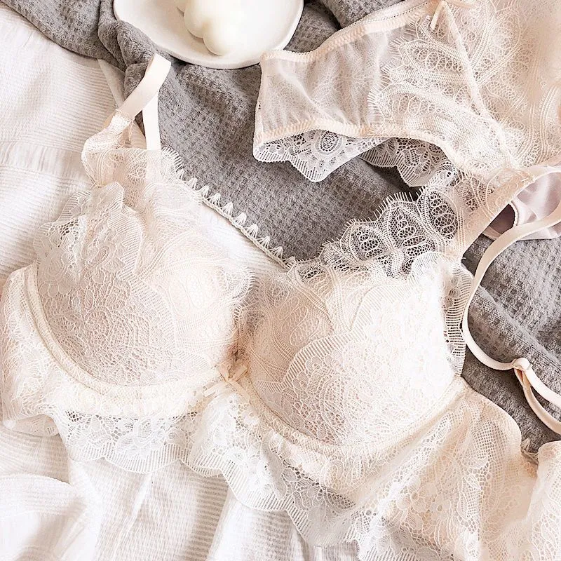 (A-Bカップ) 脇高丸盛り ノンワイヤー しっかり美胸 レース 寄せ上げ 育乳 ブラ・ショーツセット