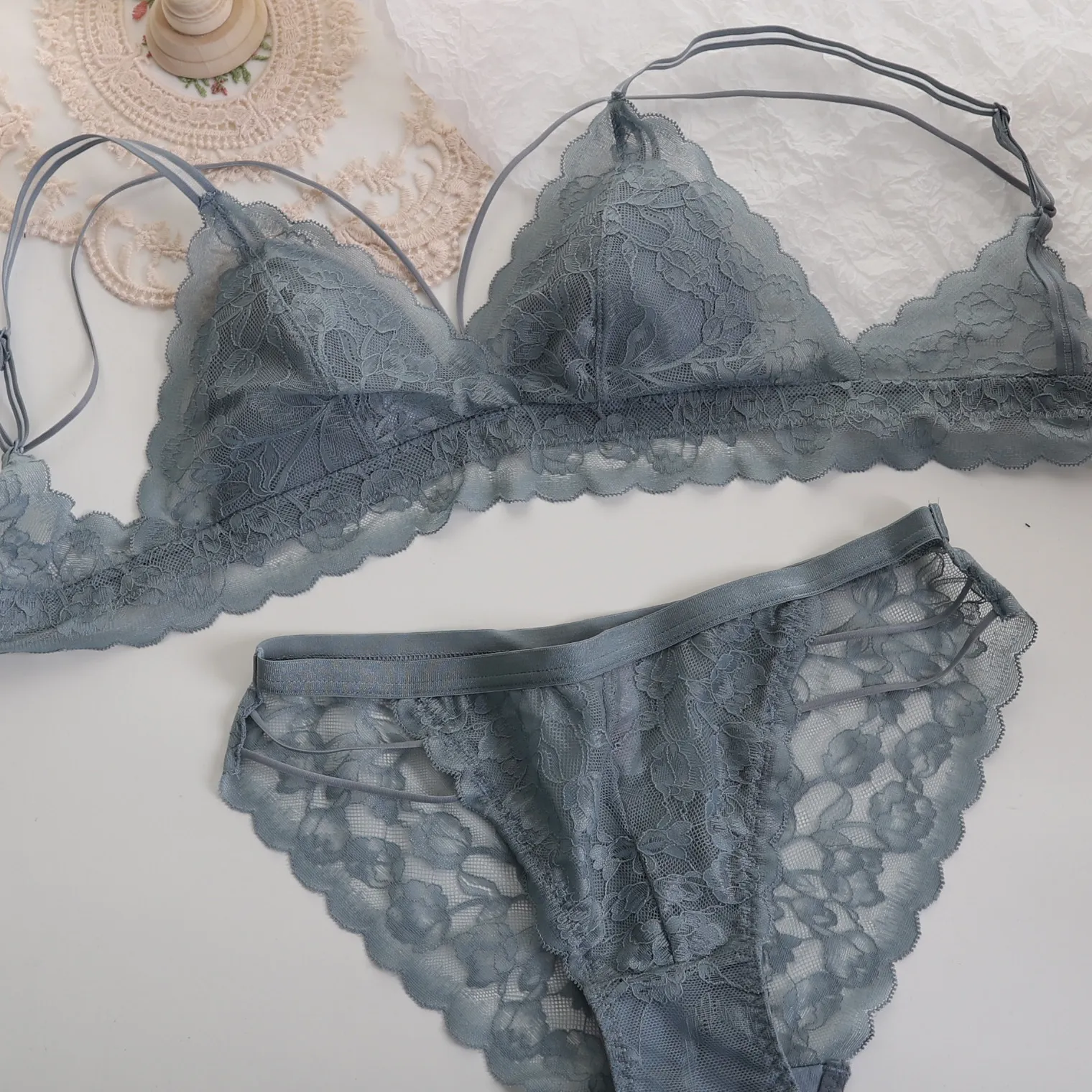 【フランス式】高級感 レース 切り替え 高通気性 A-Cカップ ノンワイヤー ブラ・ショーツセット