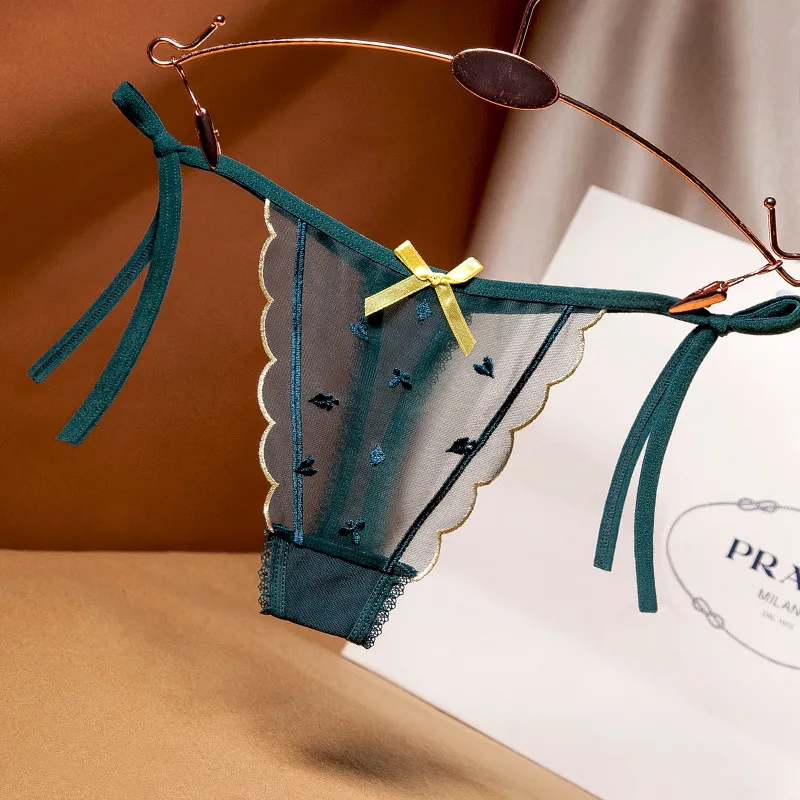 目を奪われる リボン 美尻 刺繍 セクシー ボウタイ スケスケ 透明 Tバック・タンガ