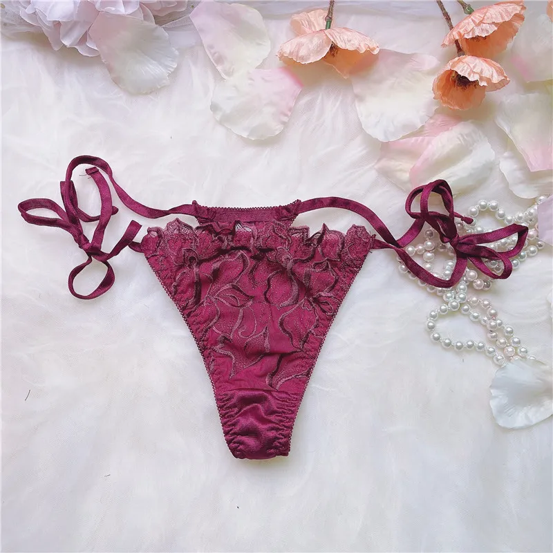 ボウタイ 刺繍 セクシー 3色展開 ローウエスト 美尻 Ｔバック・タンガ