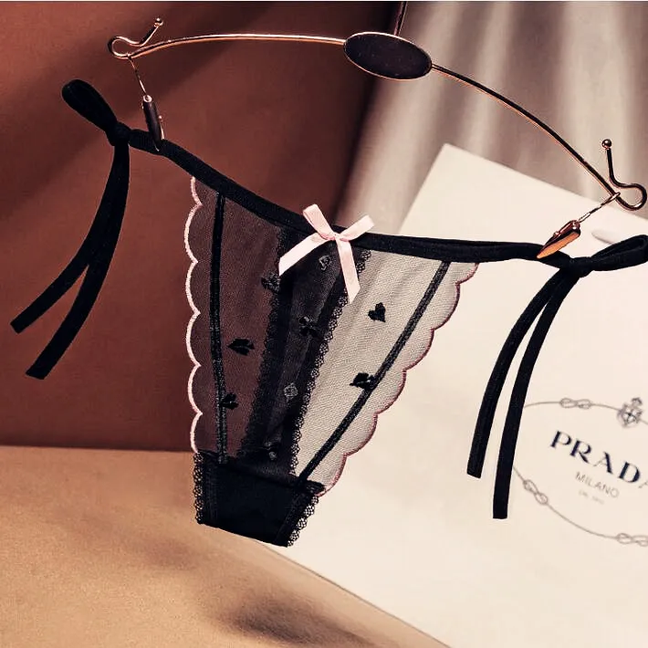 セクシー ハートの刺繡 メッシュ 透け感 リボン付き ボウタイ Ｔバック・タンガ