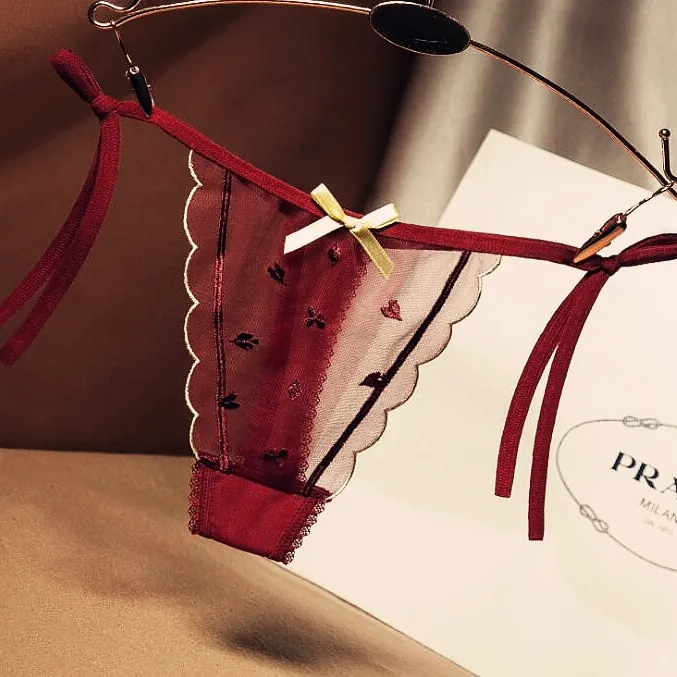 セクシー ハートの刺繡 メッシュ 透け感 リボン付き ボウタイ Ｔバック・タンガ