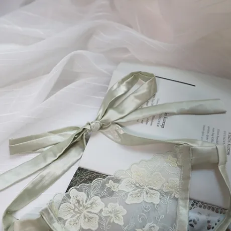 圧倒的セクシー 刺繡 透かし彫り 穴開き 誘惑 リボン付き Ｔバック・タンガ