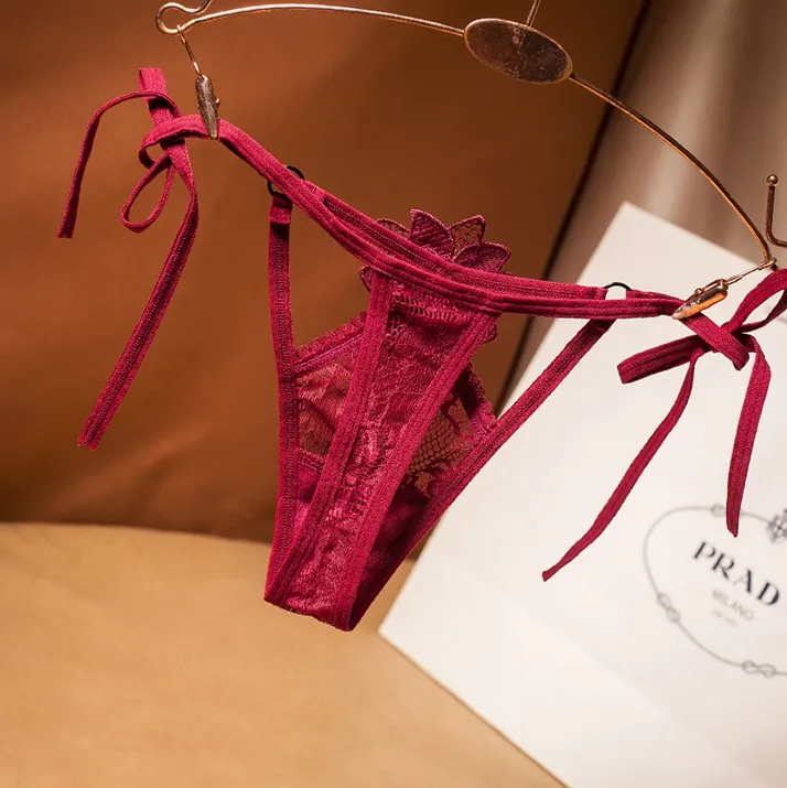 圧倒的セクシー紐パンレース透かし彫りローウエストTバック・タンガ
