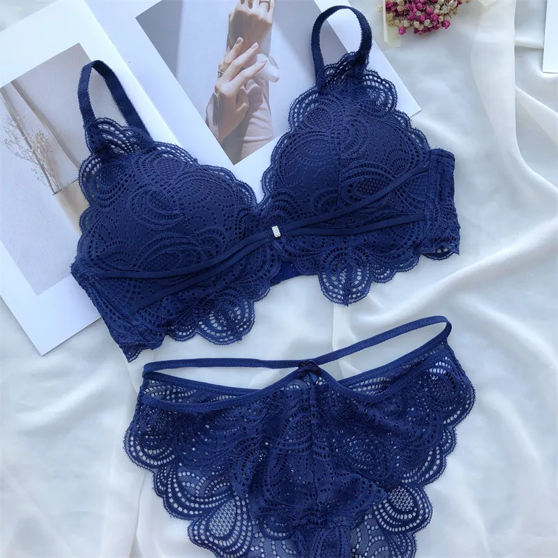 人気新作 フェミニン レース B-Dカップ ノンワイヤー 育乳 高通気 ブラ・ショーツセット