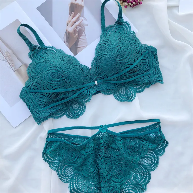 人気新作 フェミニン レース B-Dカップ ノンワイヤー 育乳 高通気 ブラ・ショーツセット