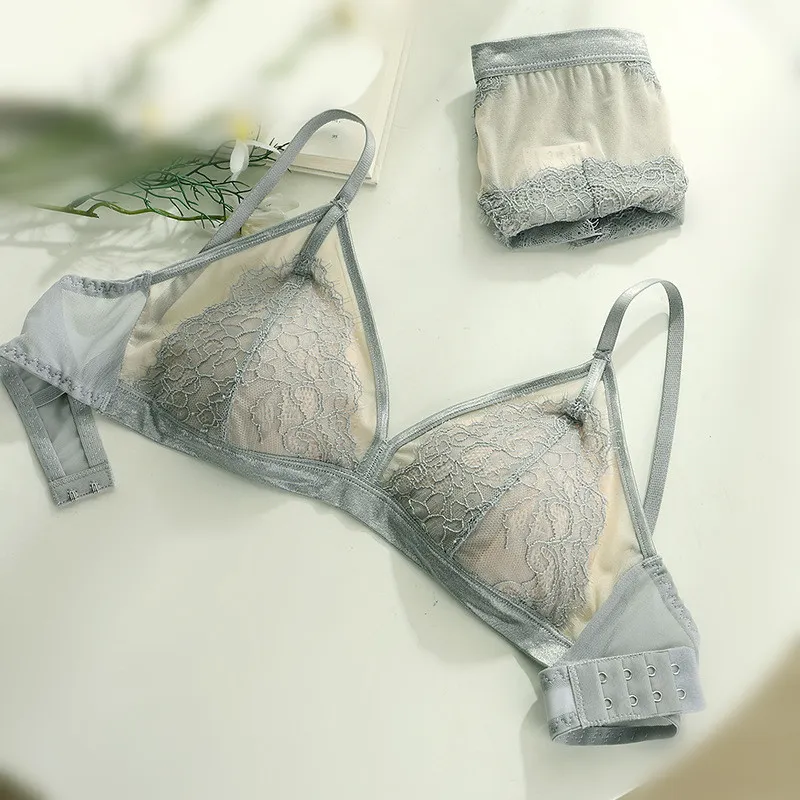 胸を美しく魅せる A-Cカップ レース ノンワイヤー しっかり美胸  高通気 ブラ・ショーツセット