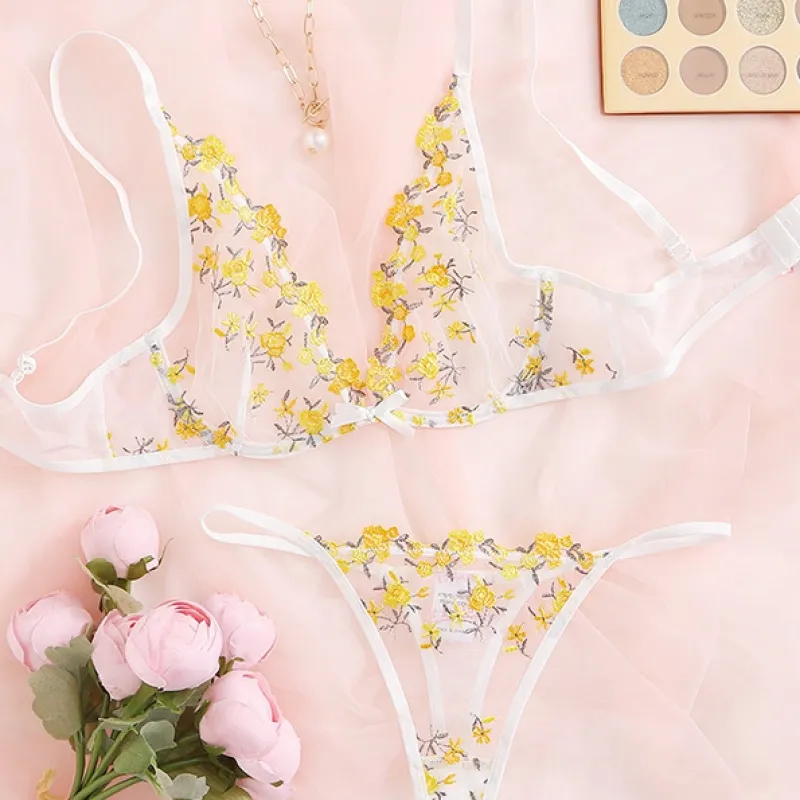 美谷間 レース A-Cカップ 超薄め ワイヤー入り チュール 透け感  花柄 刺繍  ブラ・ショーツセット
