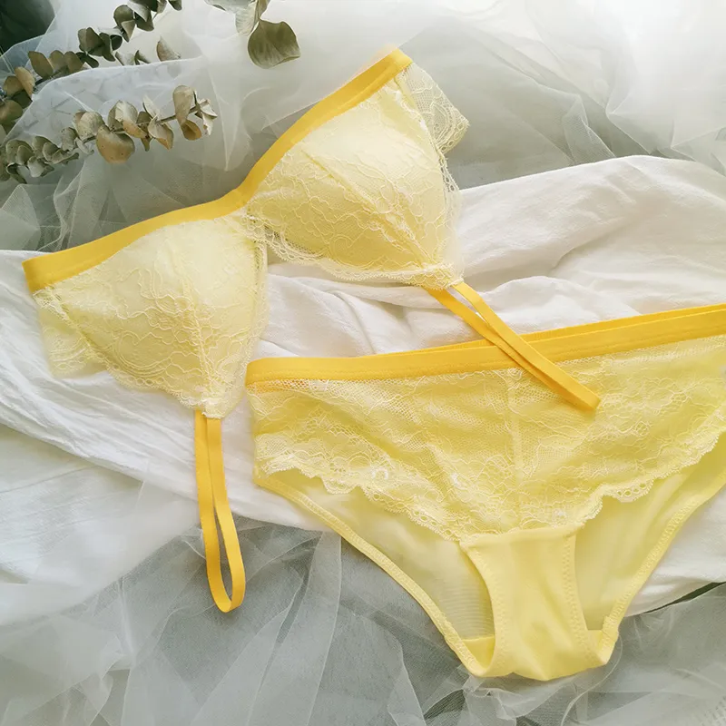 フランス 三角カップ レース 薄手 A-Cカップ ノンワイヤー 締め付け感ゼロ ブラ・ショーツセット