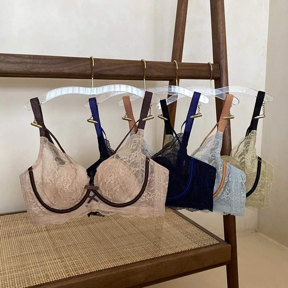 ロマンチック 華やか レース B-Cカップ 胸小さく見え ソフトワイヤー 薄手 ブラ・ショーツセット