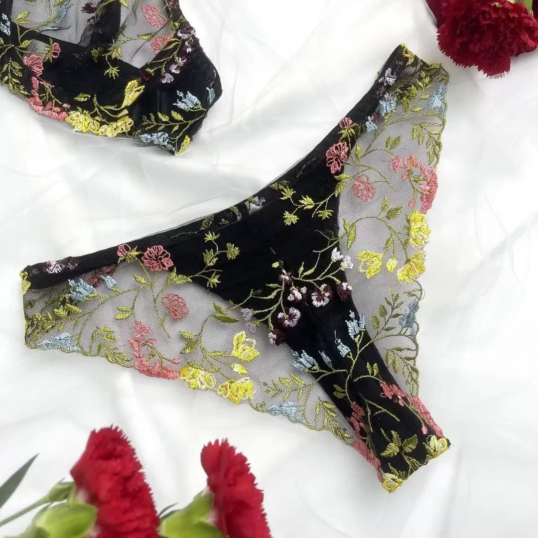 透け感 セクシー 刺繡花柄 ワイヤー入り 美乳 離れ乳改善 3/4カップ ブラ・ショーツセット