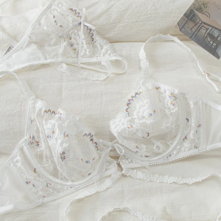 ロマンチック レース 美乳 ワイヤー入り A-Cカップ 刺繡 谷間メイク セクシー ブラ・ショーツセット