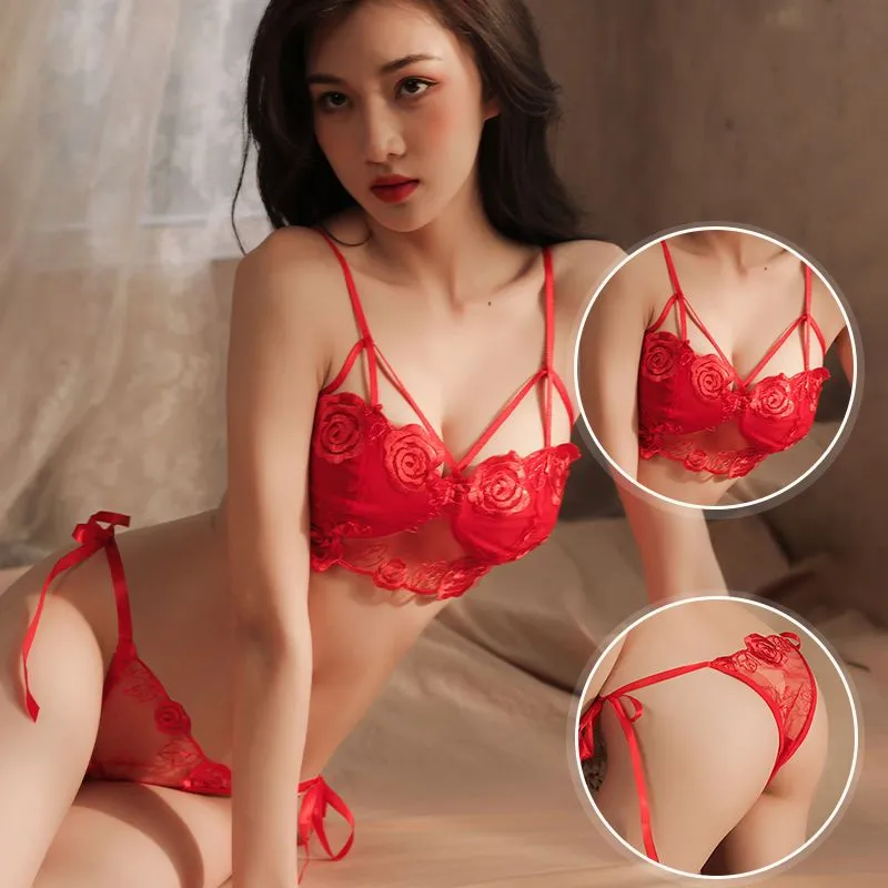 花嫁のコスプレ 花模様 刺繍 レース ノンワイヤー 上品な可愛さ セクシー ブラ・ショーツセット