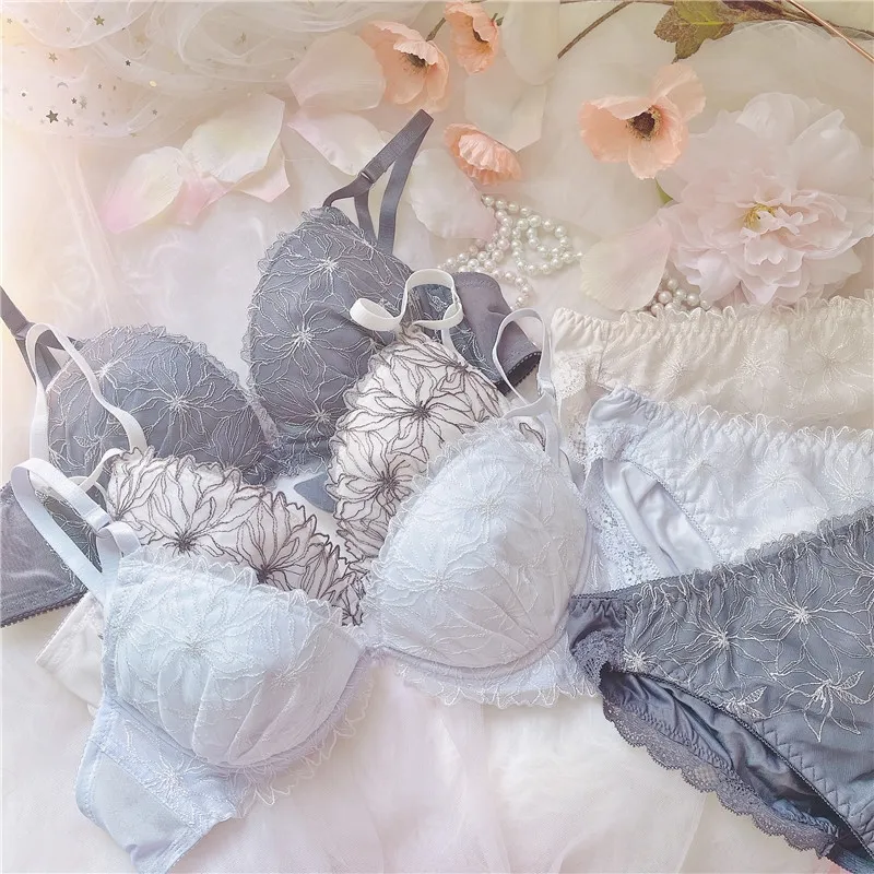 【HOT再入荷】 エレガント 刺繡花柄 深い谷間 A-Fカップ ワイヤー入り ブラ・ショーツセット