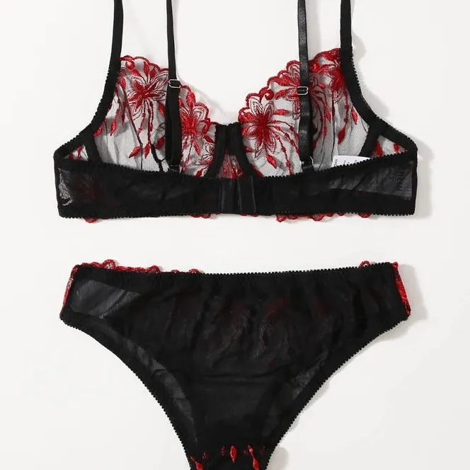 セクシー 谷間メイク 欧米風 ワイヤー入り 刺繡 薄い スケスケ チャーミング ブラ・ショーツセット