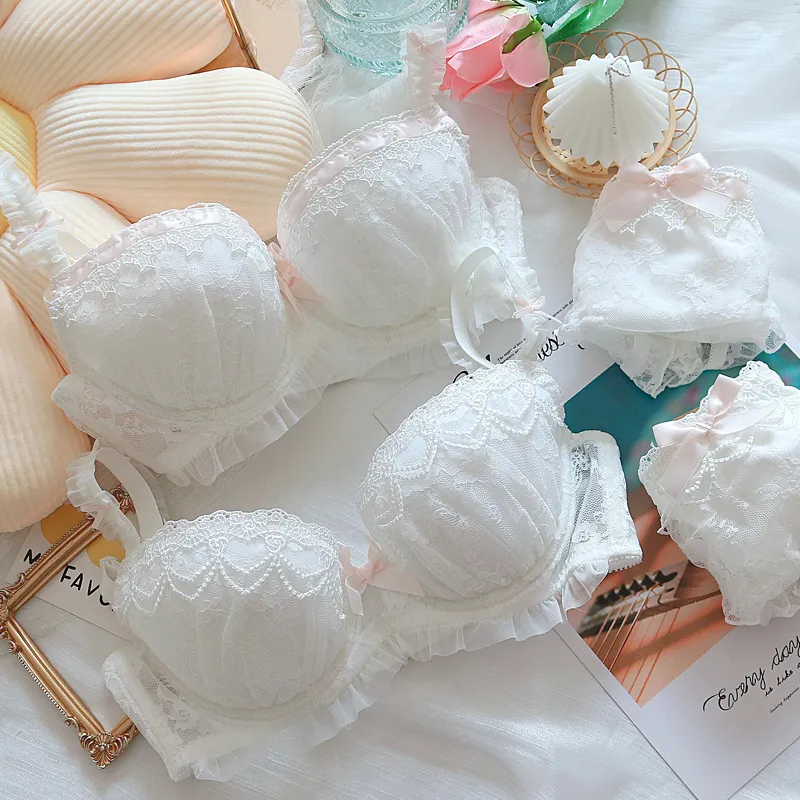 無敵な可愛さ レース 胸大きく見え A-Eカップ ワイヤー入り 離れ乳改善 夢見る ブラ・ショーツセット