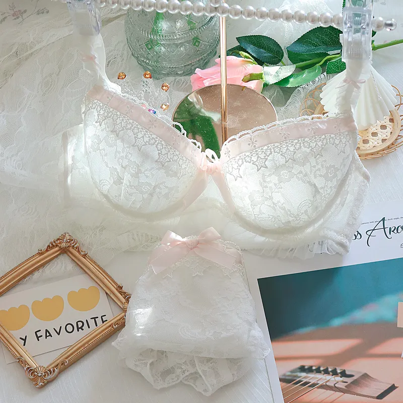 無敵な可愛さ レース 胸大きく見え A-Eカップ ワイヤー入り 離れ乳改善 夢見る ブラ・ショーツセット