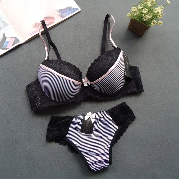 （B-Eカップ） ワイヤー入り 後ろホック レース 薄手 大きいサイズ ブラ・ショーツセット