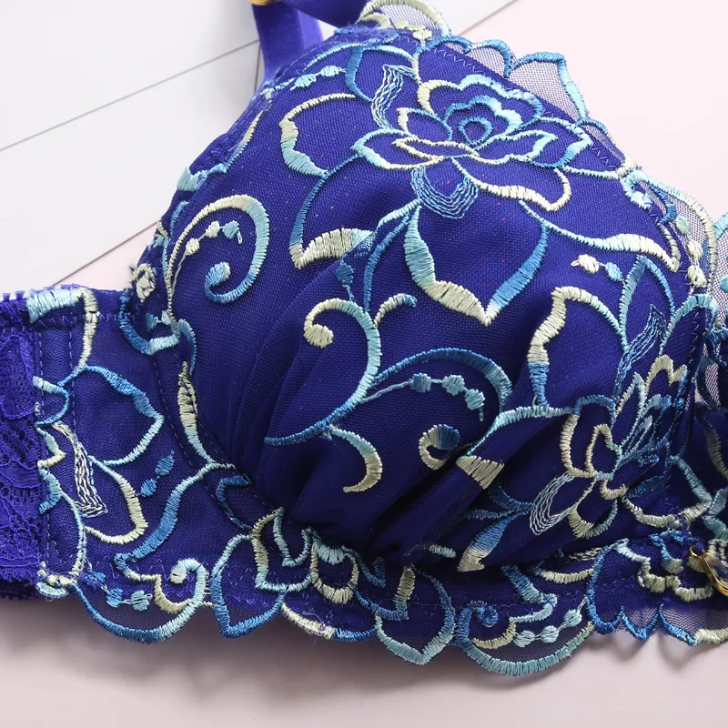 高級感溢れる B-Fカップ レトロ レース 刺繡 ワイヤー入り 盛れる ブラ・ショーツセット