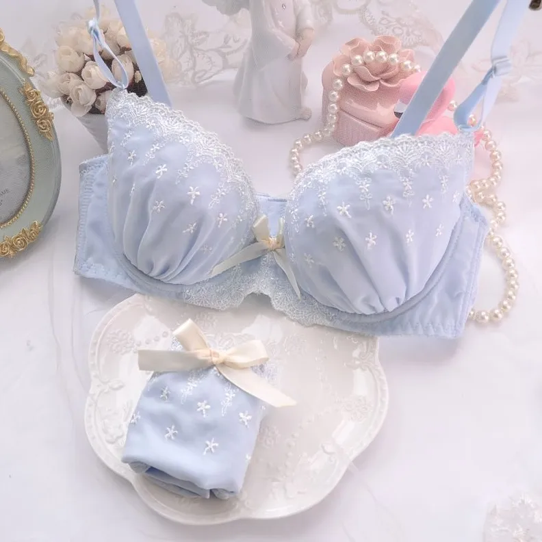 谷間メイク エレガント 育乳 A-Eカップ レース ワイヤー入り 美胸 盛れる ブラ・ショーツセット