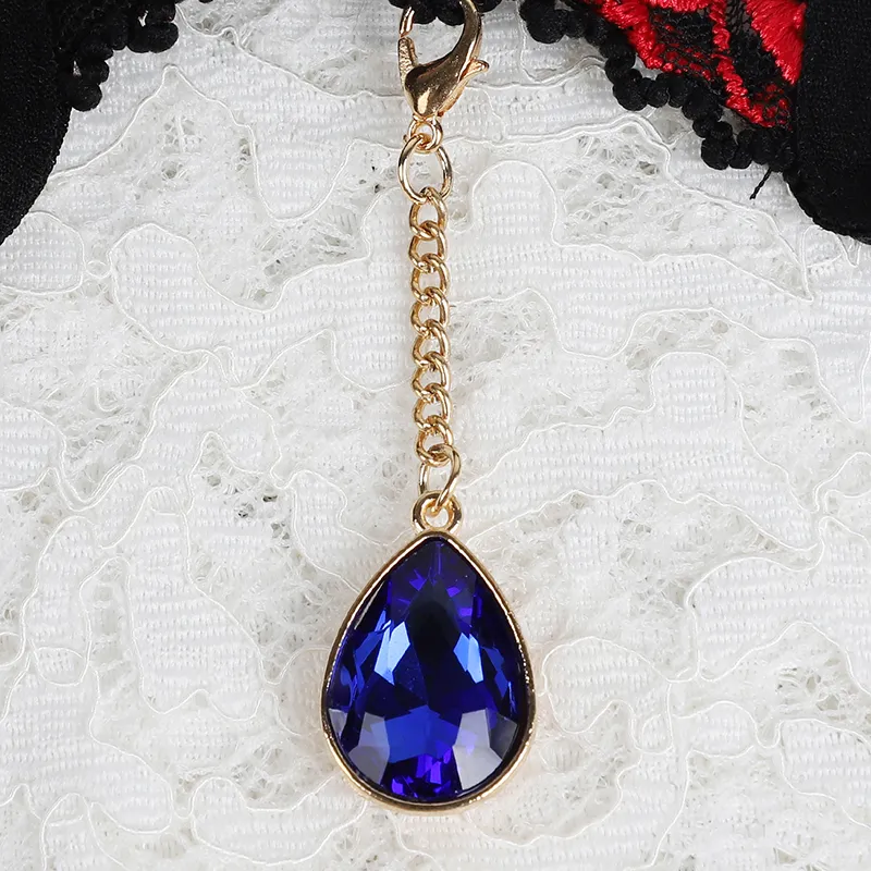 フェミニン 刺繡 メッシュ 透け感 ラインストーン 穴開き 過激エロ Ｔバック・タンガ