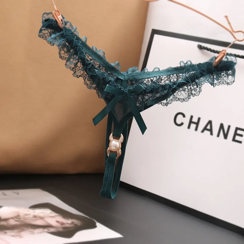 大人女子系 ビーズ付き レース 金属飾り ステルス 穴開き 過激エロ Ｔバック・タンガ