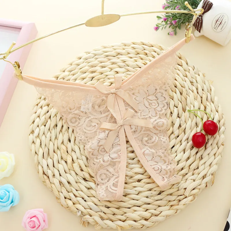 一枚で視線を奪う 穴開き マンネリ解消 誘惑 透かし彫り リボン レース 高通気性 セクシー Ｔバック・タンガ