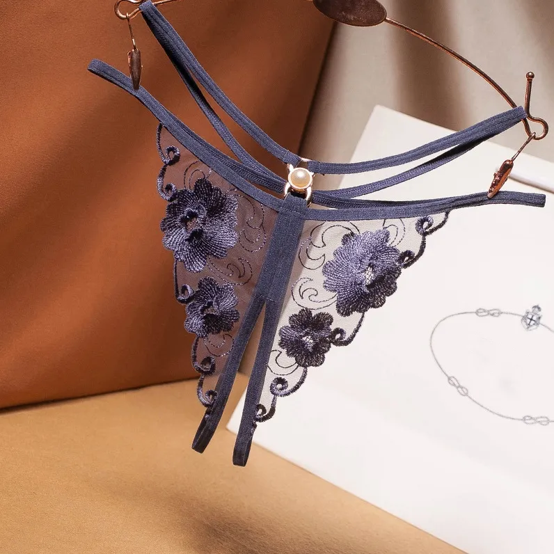 欠かせない 刺繡 メッシュ 透け感 穴開き 過激エロ 誘惑 Ｔバック・タンガ