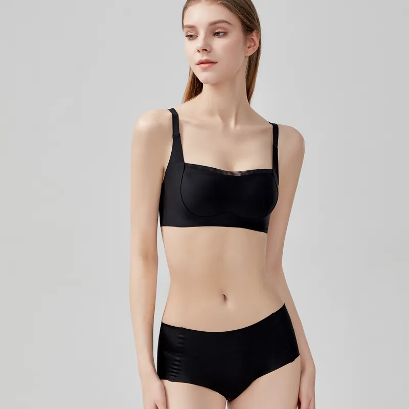 上品さたっぷり シームレス ナイトブラ A-Cカップ ノンワイヤー 無地 ブラ・ショーツセット