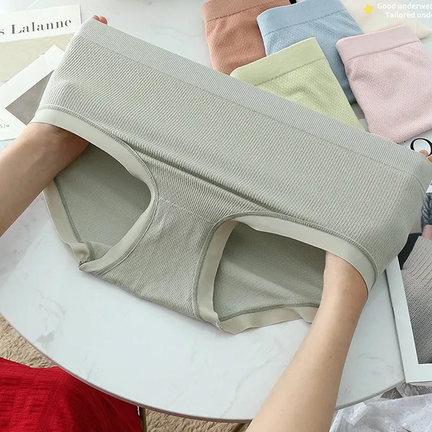 【ナイト用】背中すっきり ノンワイヤー 無地 つけ心地 通気性良い ブラ・ショーツセット