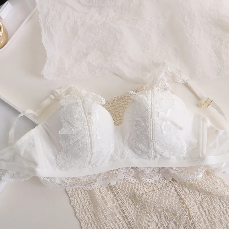 見逃し厳禁 ワイヤー入り ハミ肉ゼロ A-Cカップ レース 切り替え 柔らかい エレガント ブラジャー