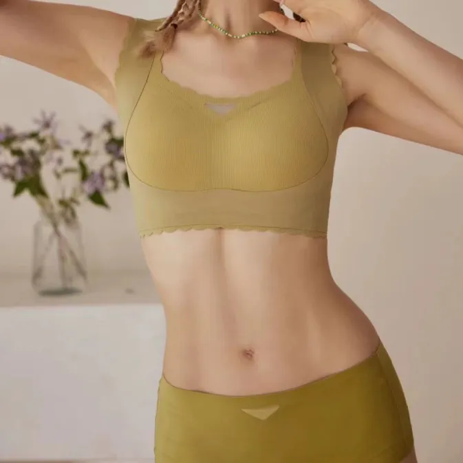 シンプル シームレス 脇肉革命 ナイト用 ノンワイヤー 通気性良い つけ心地 ブラ・ショーツセット