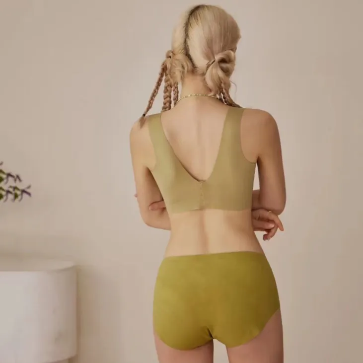 シンプル シームレス 脇肉革命 ナイト用 ノンワイヤー 通気性良い つけ心地 ブラ・ショーツセット