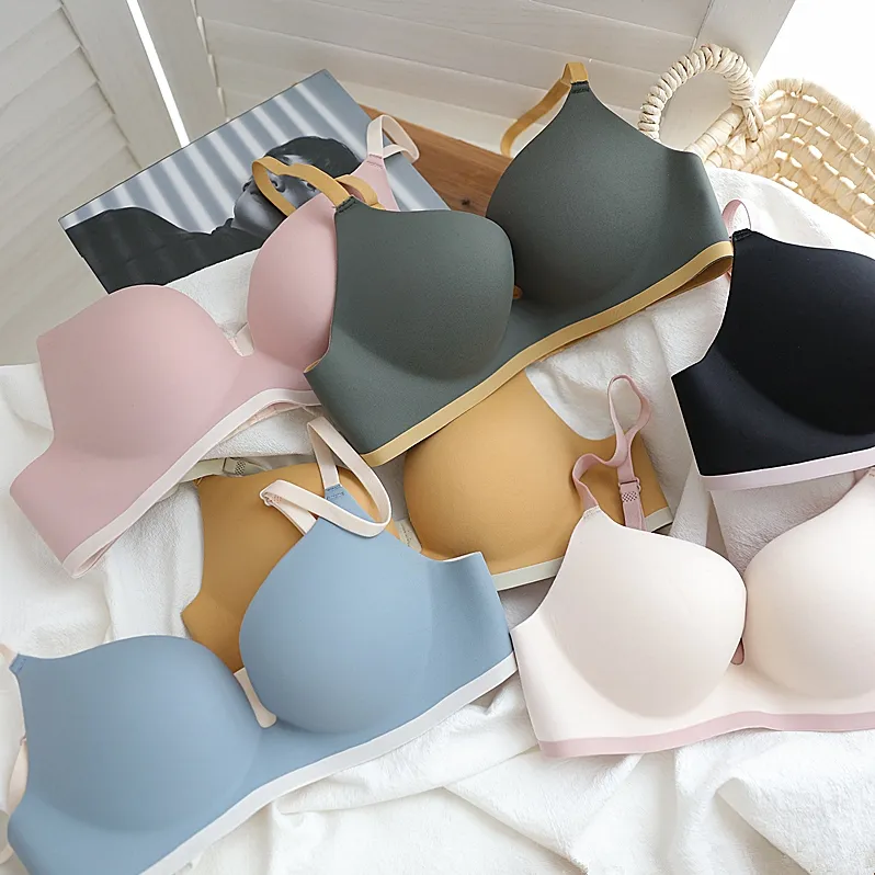 (A-Bカップ) 人気新作 シンプル かわいい 後ろホック ナイト用 ノンワイヤー ブラ・ショーツセット