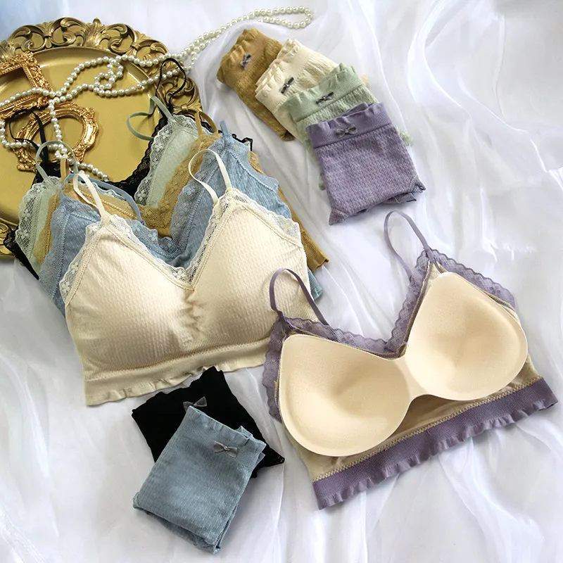 シンプル つけ心地 レース 切り替え ノンワイヤー パッドあり ナイト用 締め付け感ゼロ ブラ・ショーツセット