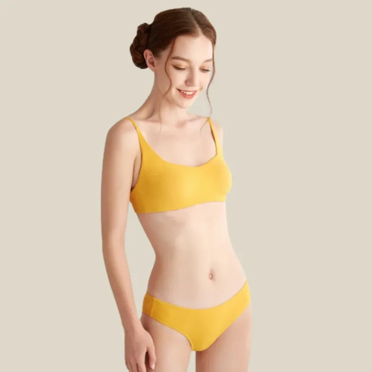 （A-Dカップ）ナイト用 シームレス パッドあり つけ心地 締め付け感ゼロ ノンワイヤー ブラ・ショーツセット