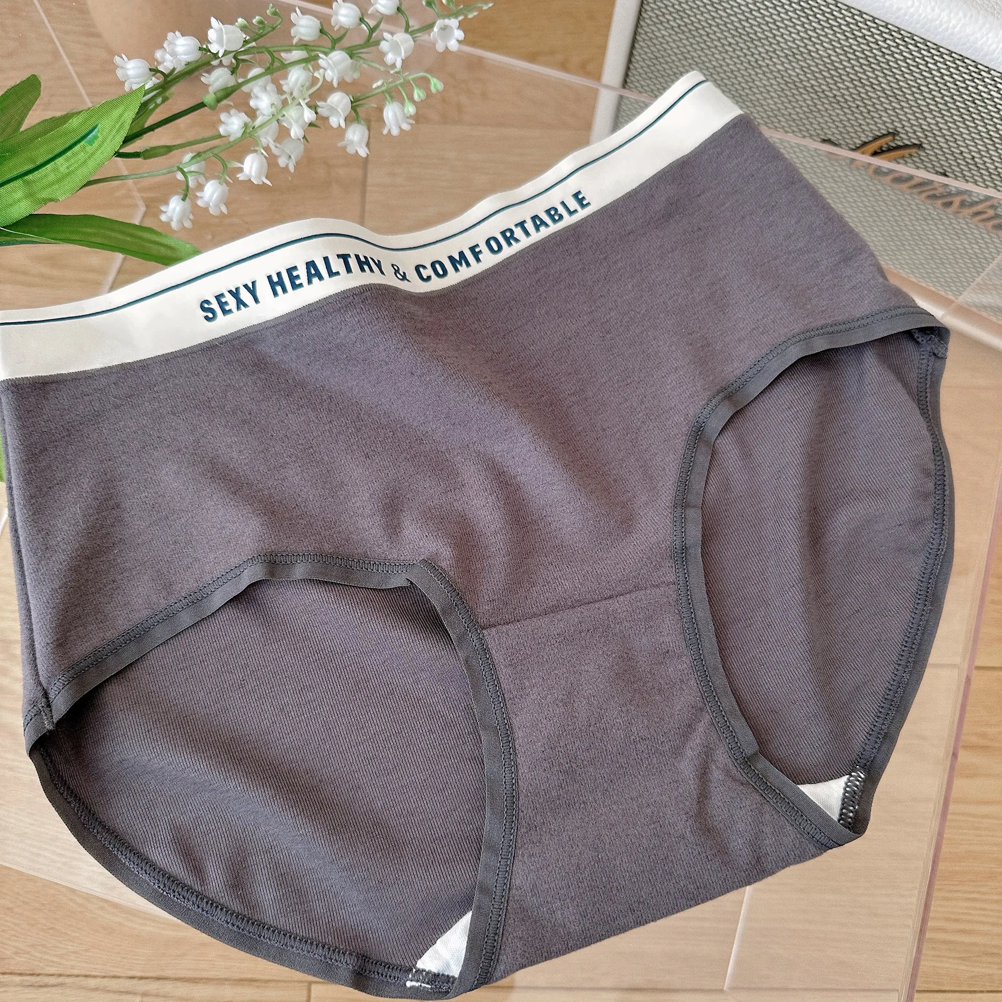 肌触り抜群 シンプル アルファベット ふんわり 美尻 女子高生 スタンダードショーツ