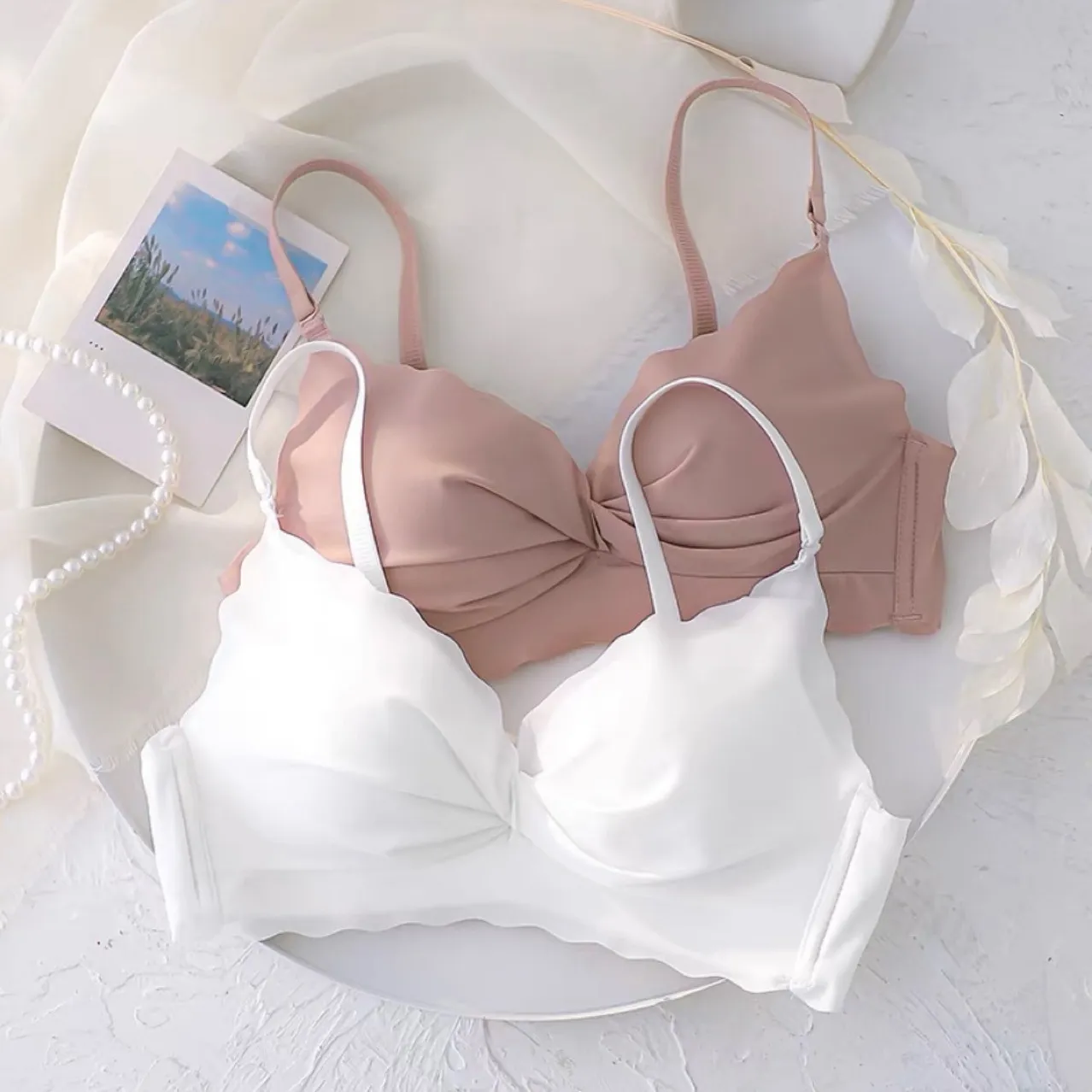 【セット】(A-Bカップ) 無地 ノンワイヤー 寄せ上げ 超快適 バストアップ 育乳 ブラ・ショーツセット