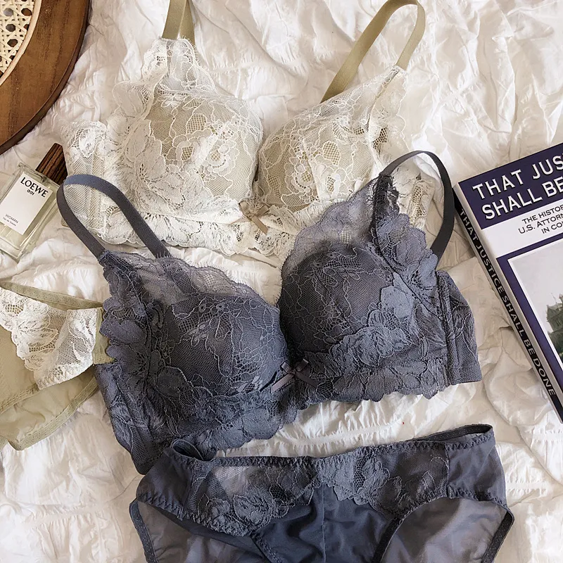 セクシー レース A-Cカップ 刺繍  ノンワイヤー 切り替え ローウエスト ブラ・ショーツセット