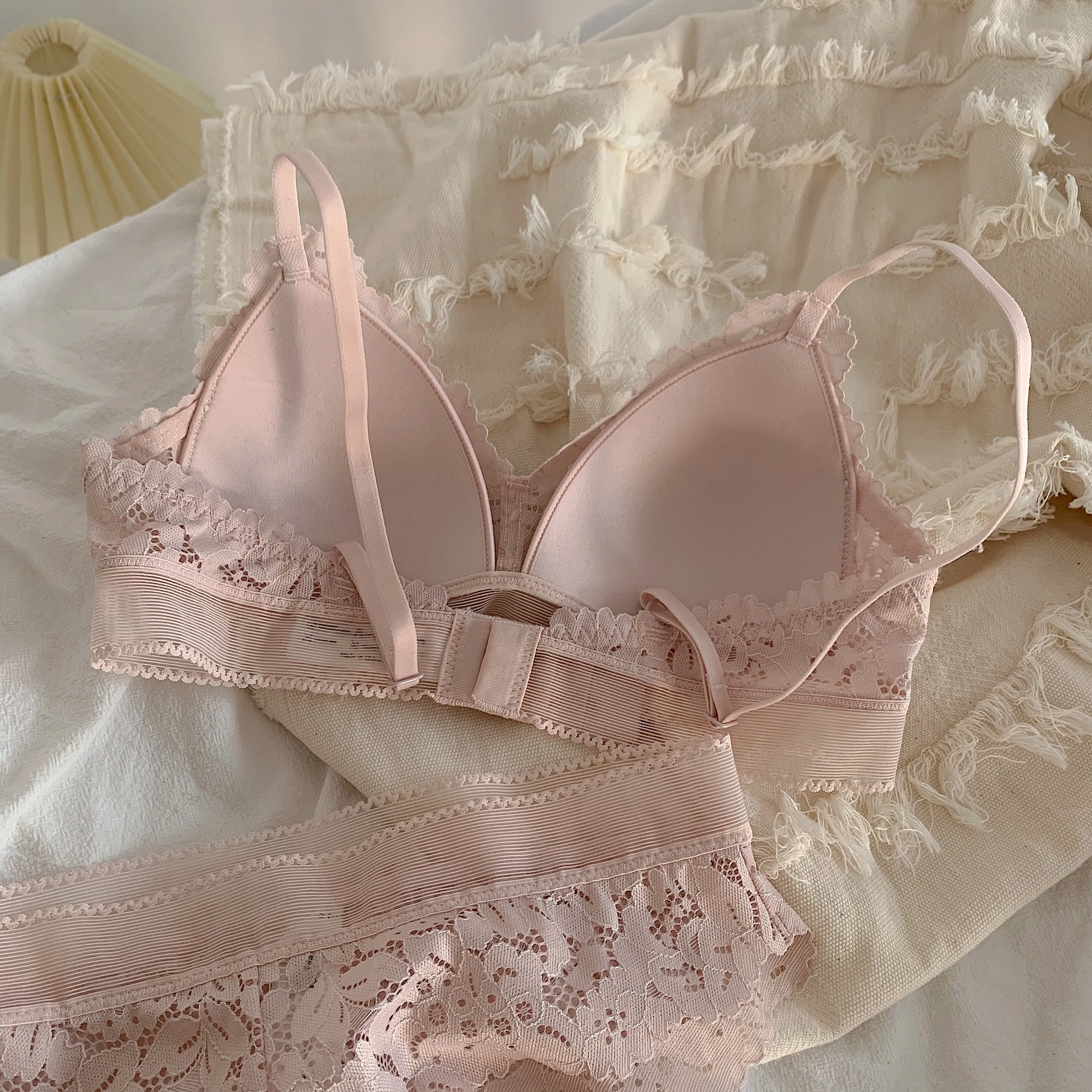 レトロ レース 無地 A-Cカップ ノンワイヤー  超薄め 三角カップ ブラ・ショーツセット