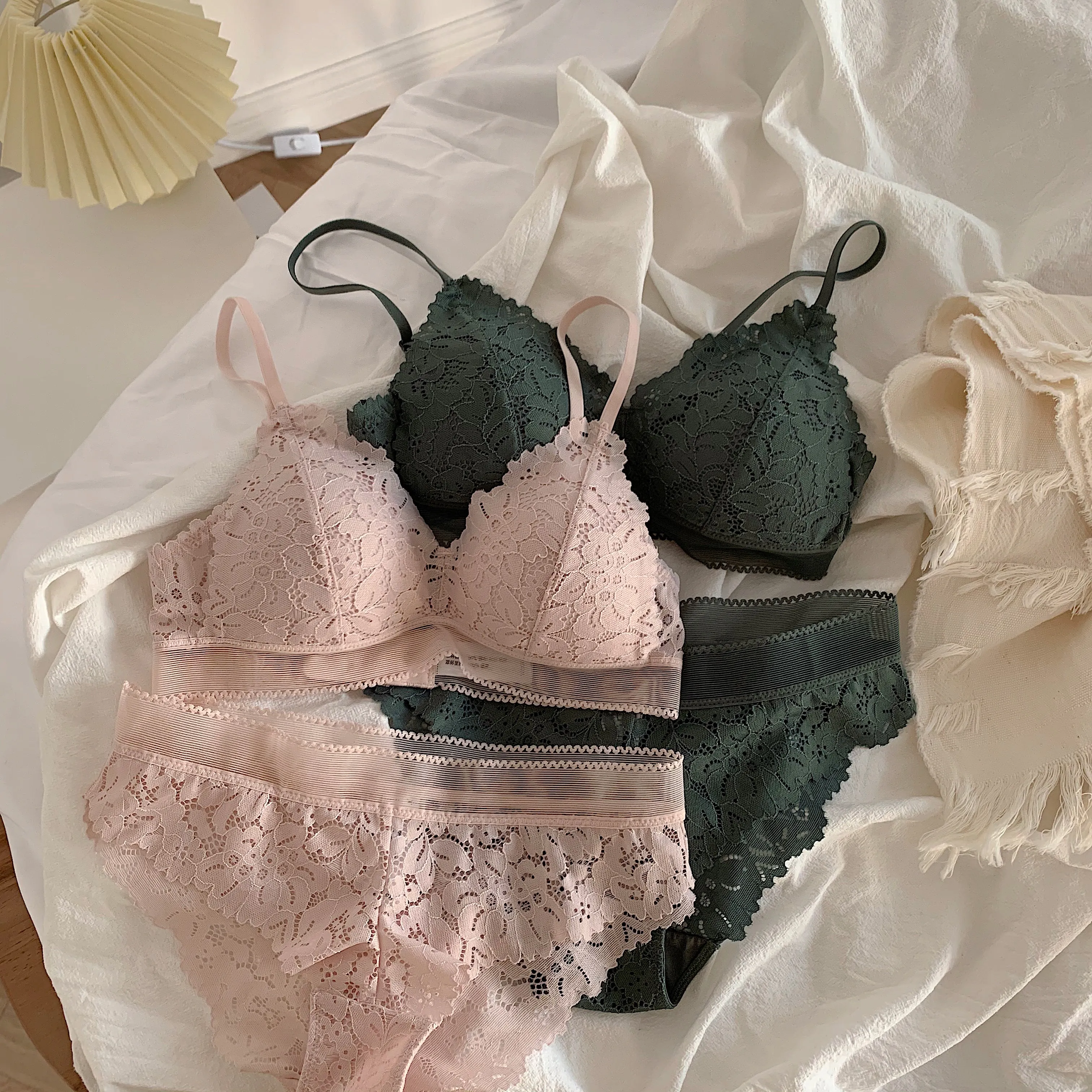 レトロ レース 無地 A-Cカップ ノンワイヤー  超薄め 三角カップ ブラ・ショーツセット