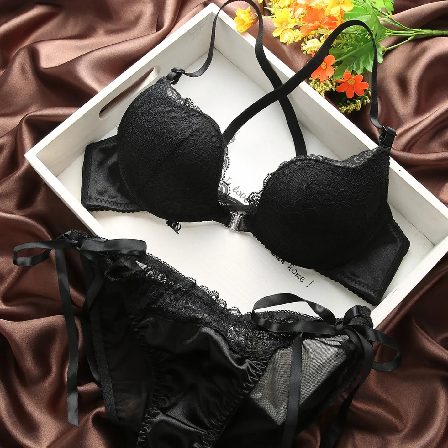 A-Bカップ ワイヤー入り フロントホック レース 下着 美胸 ブラ・ショーツセット