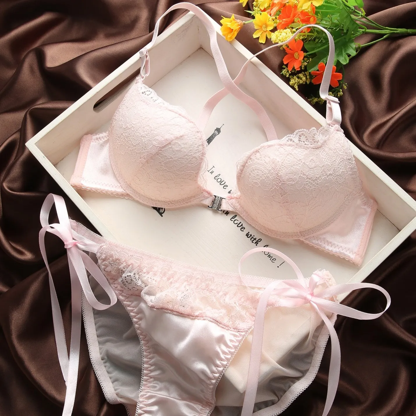 A-Bカップ ワイヤー入り フロントホック レース 下着 美胸 ブラ・ショーツセット