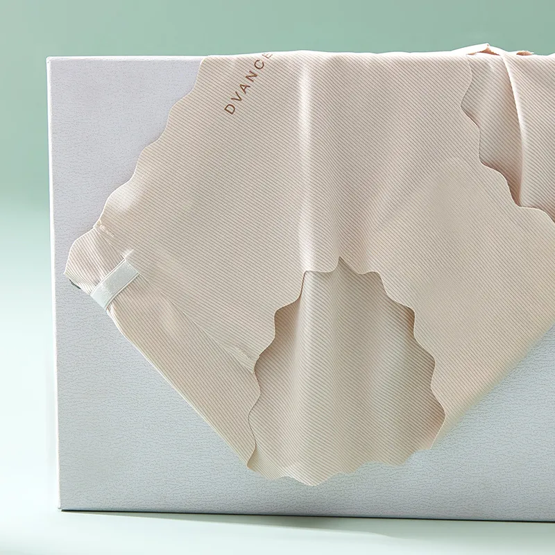 シームレス 無地 伸縮性がある 高通気 肌に優しい 薄手 蒸れない スタンダードショーツ