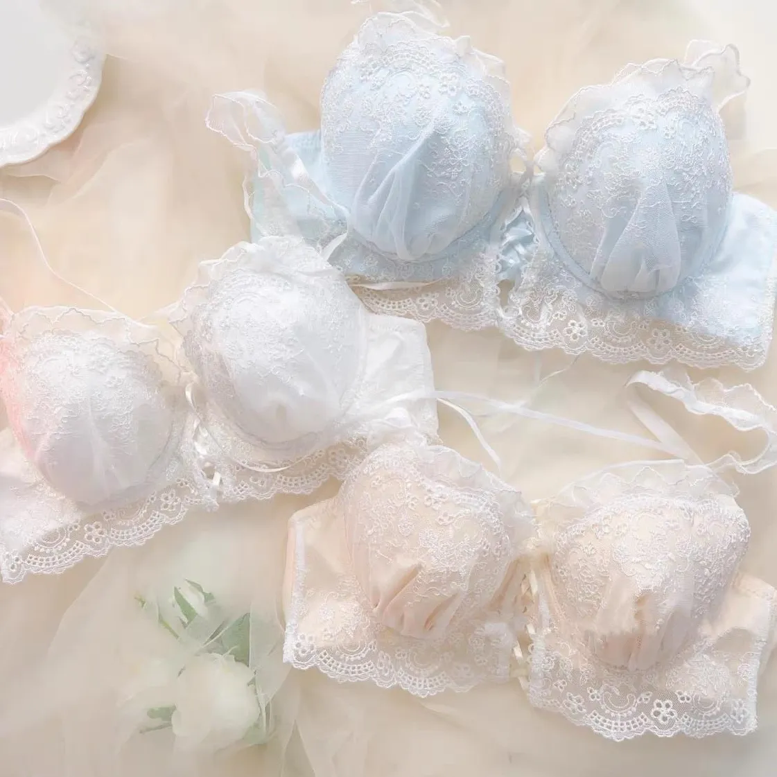 華やかさをプラス 可愛い レース 貧乳専用 ドット柄 A-Bカップ ノンワイヤー ブラ・ショーツセット