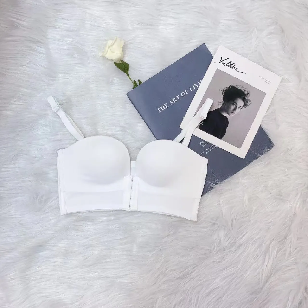 フロントホック 無地 シームレス ノンワイヤー A-Bカップ 中心に寄せ 快適なフィット感 ブラ・ショーツセット