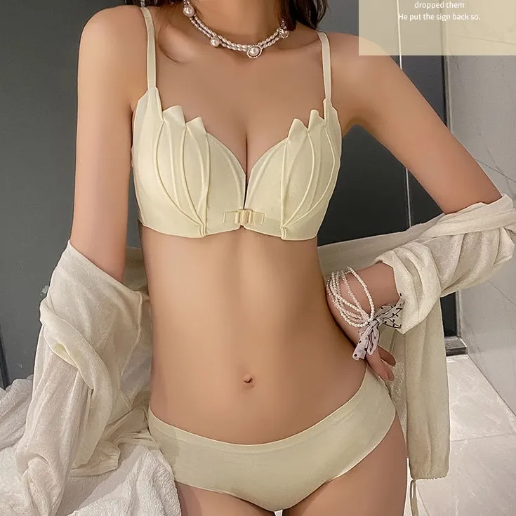 (A-Bカップ)  寄せ上げ ノンワイヤー 谷間メイク しっかり美胸 盛れる ブラ＆ショーツセット